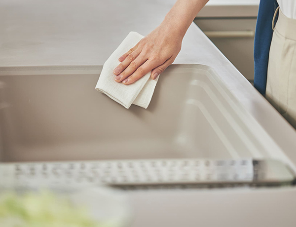 [ 画像 ] プレートやラックを乗せる段差は汚れがたまりにくい緩やかな形状です。