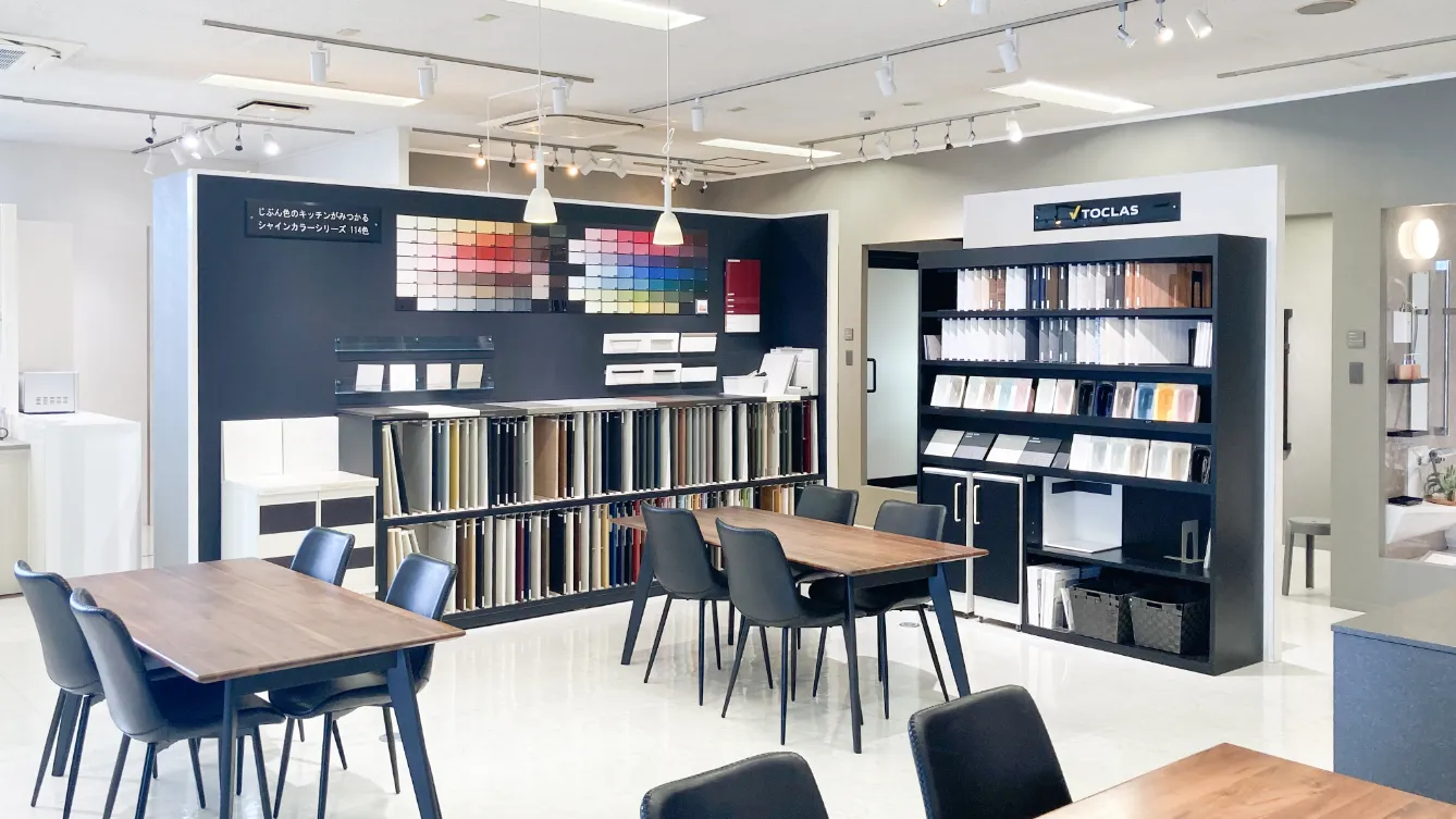 長野市の水まわりショールーム、トクラス長野。人造大理石(人工大理石)キッチン・バス・洗面・浄水器が揃い、リフォーム・新築の相談がしやすい展示空間